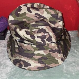 Camo Bucket Hat - Green/Brown Camouflage reversible hat NWOTS